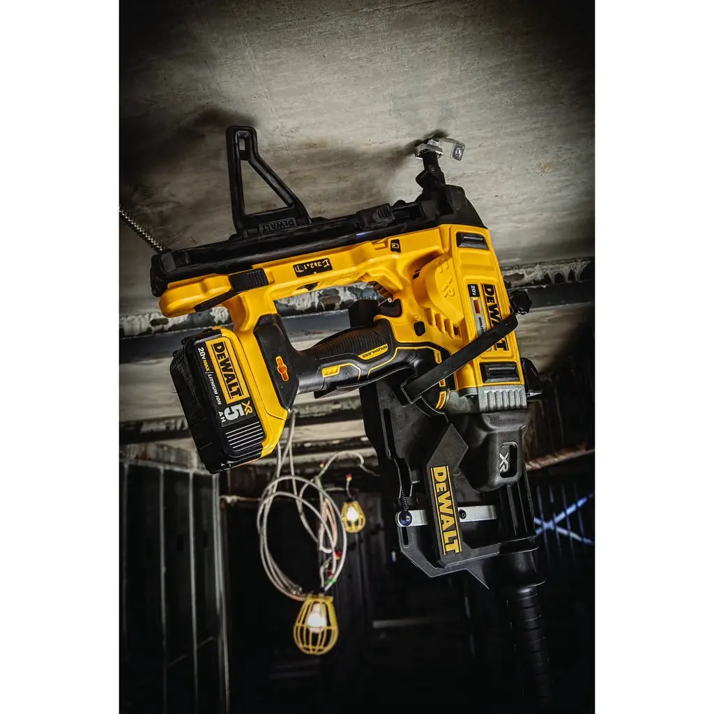 DeWalt 20V MAX* 1" Magazine Cordless Concrete Nailer Kit