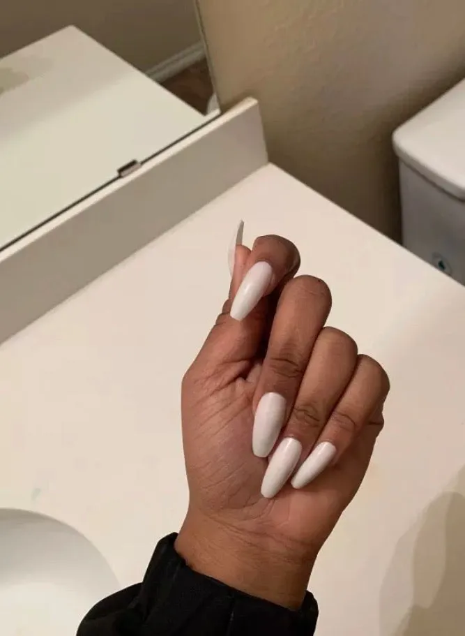 Hi, I'm: Blanca Press-on Nails