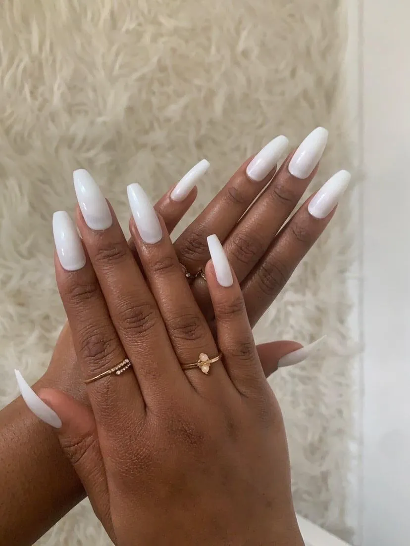 Hi, I'm: Blanca Press-on Nails